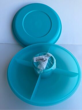 NEW Tupperware Vintage Junior Serving Center Set - Seafoam